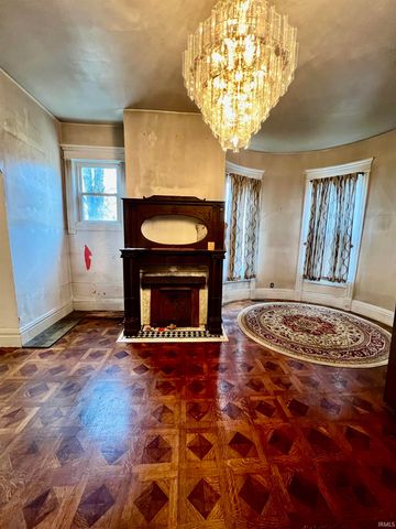 301 Washington Avenue, Evansville, IN 47713