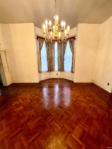 301 Washington Avenue, Evansville, IN 47713