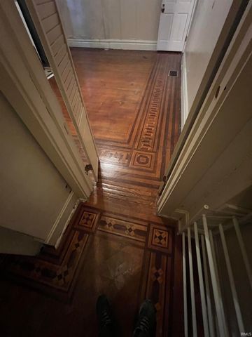 301 Washington Avenue, Evansville, IN 47713