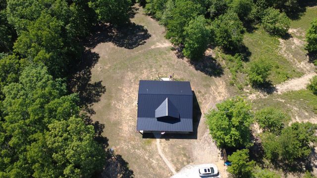 9120 Redbud Ln, Nunnelly, TN 37137