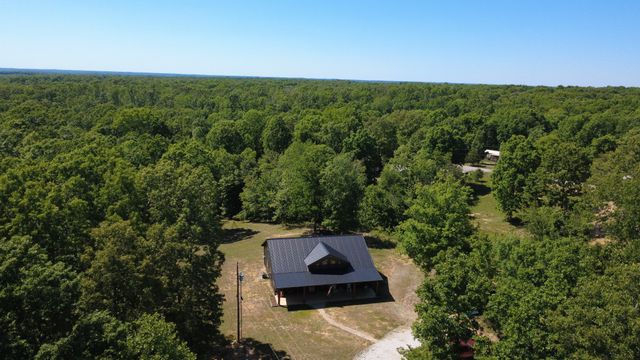 9120 Redbud Ln, Nunnelly, TN 37137