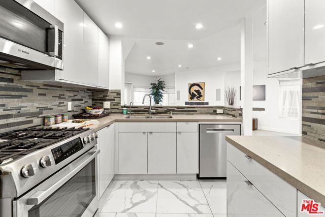 1160 Granville Avenue 108, Los Angeles, CA 90049