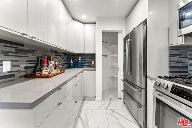 1160 Granville Avenue 108, Los Angeles, CA 90049