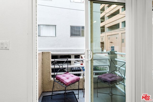 1160 Granville Avenue 108, Los Angeles, CA 90049