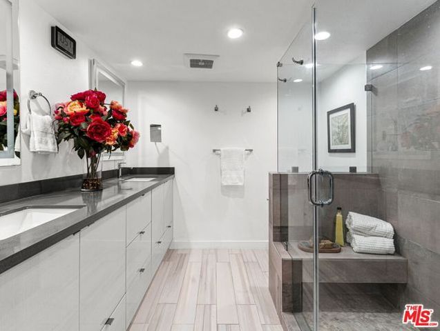 1160 Granville Avenue 108, Los Angeles, CA 90049