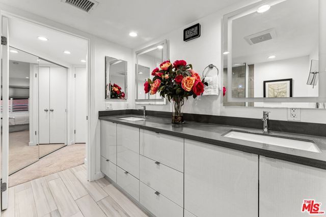 1160 Granville Avenue 108, Los Angeles, CA 90049