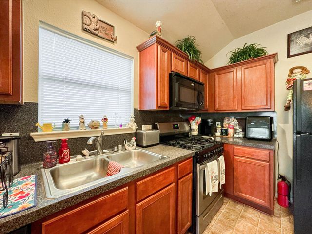 7031 Musclewood Road, Baytown, TX 77521