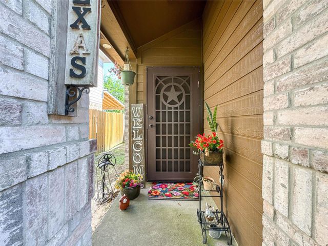 7031 Musclewood Road, Baytown, TX 77521