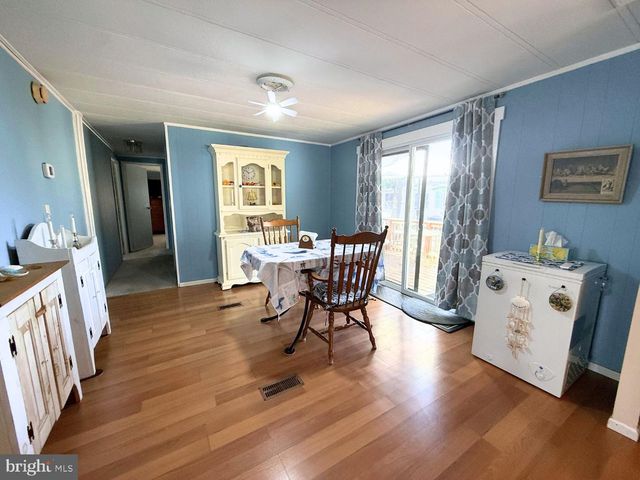 17 SUSAN DR, Barnegat, NJ 08005