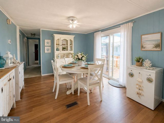 17 SUSAN DR, Barnegat, NJ 08005