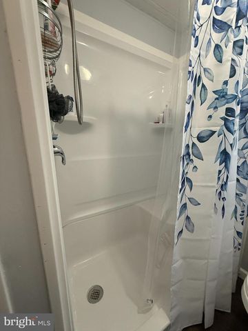 17 SUSAN DR, Barnegat, NJ 08005