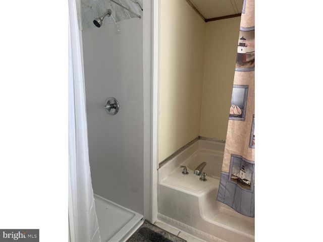 17 SUSAN DR, Barnegat, NJ 08005