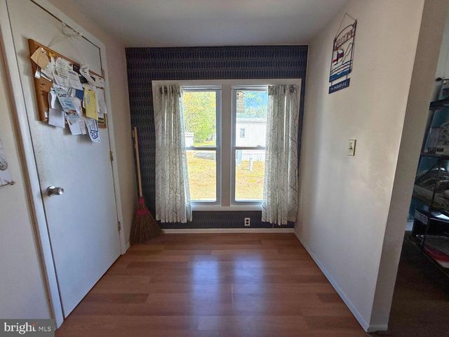 17 SUSAN DR, Barnegat, NJ 08005