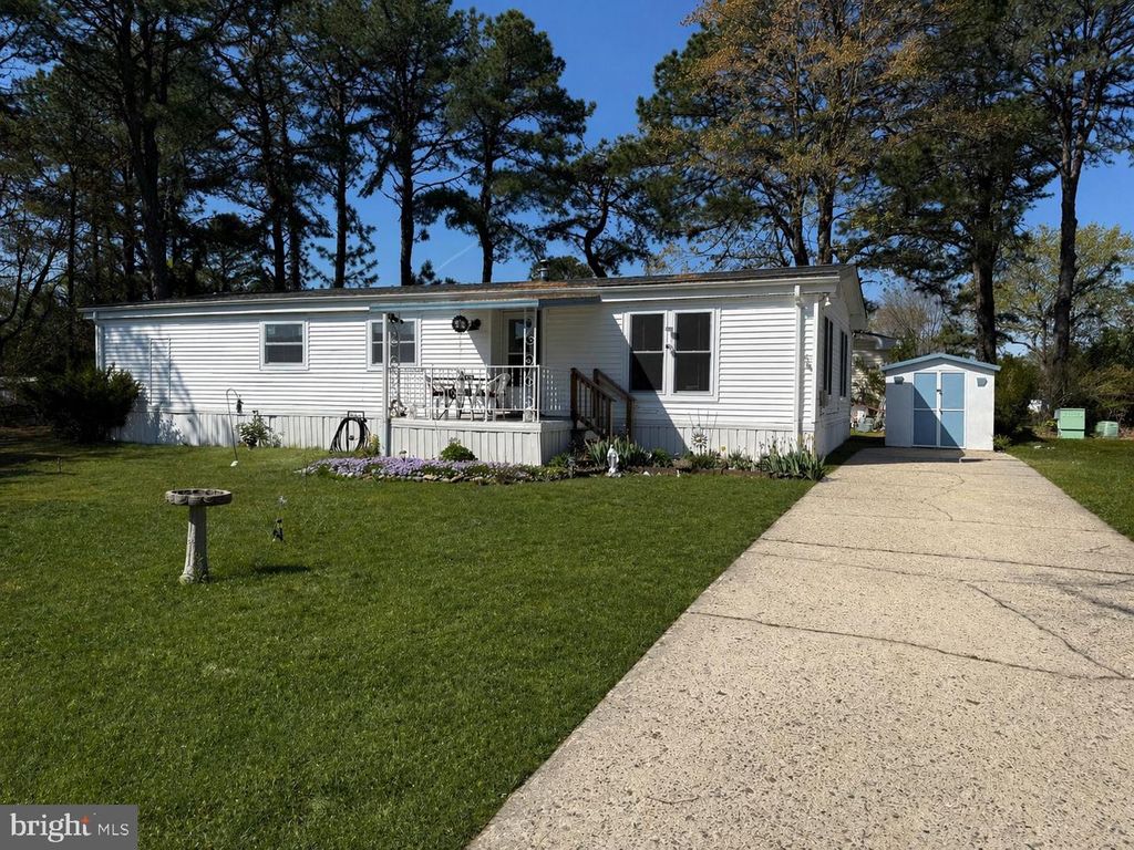 17 SUSAN DR, Barnegat, NJ 08005