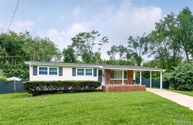 1800 Apple Blossom Court, Florissant, MO 63031