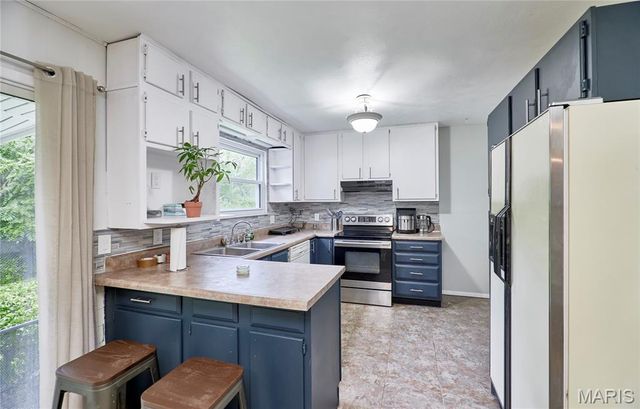 1800 Apple Blossom Court, Florissant, MO 63031