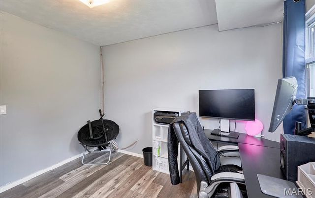 1800 Apple Blossom Court, Florissant, MO 63031