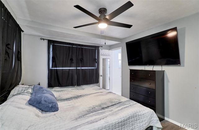 1800 Apple Blossom Court, Florissant, MO 63031