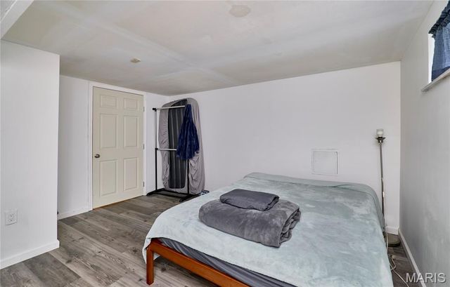 1800 Apple Blossom Court, Florissant, MO 63031