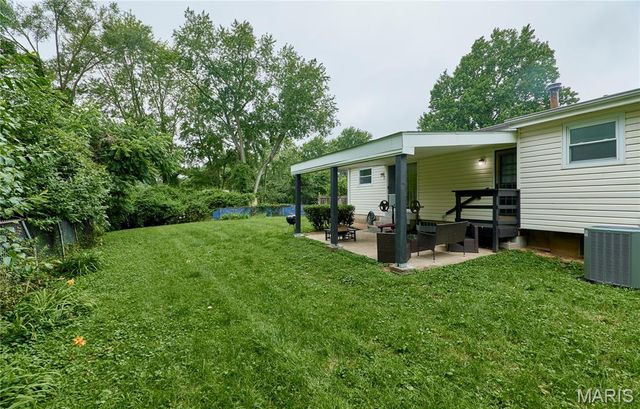 1800 Apple Blossom Court, Florissant, MO 63031