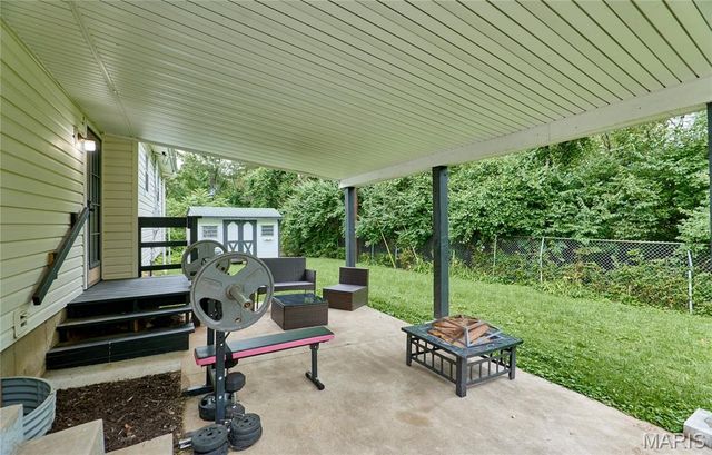 1800 Apple Blossom Court, Florissant, MO 63031