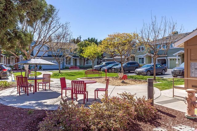 239 Granada Park Circle, Mountain View, CA 94043