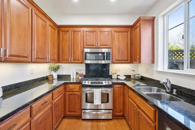 239 Granada Park Circle, Mountain View, CA 94043