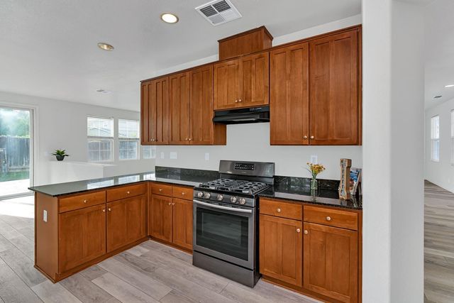 2385 S Rock Creek Dr, Los Banos, CA 93635