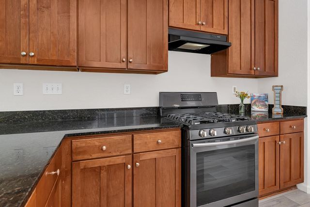 2385 S Rock Creek Dr, Los Banos, CA 93635