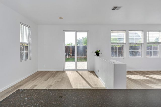 2385 S Rock Creek Dr, Los Banos, CA 93635