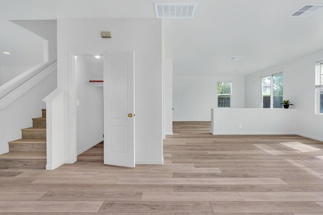 2385 S Rock Creek Dr, Los Banos, CA 93635