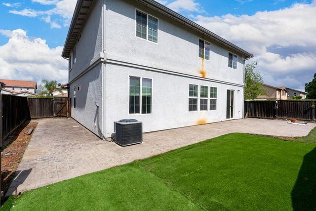 2385 S Rock Creek Dr, Los Banos, CA 93635