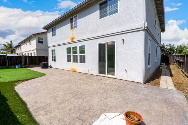 2385 S Rock Creek Dr, Los Banos, CA 93635