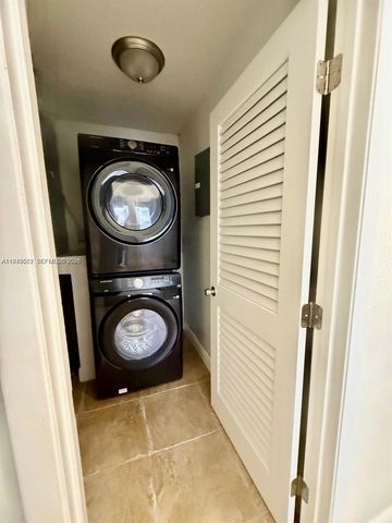 6751 NW 193rd Ln 6751, Hialeah, FL 33015