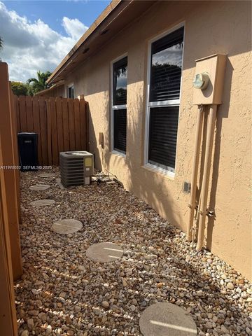 6751 NW 193rd Ln 6751, Hialeah, FL 33015