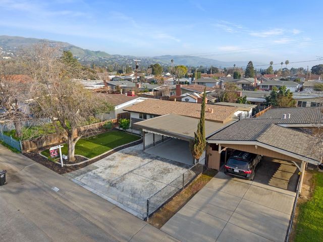 3332 Pepper Tree Lane, San Jose, CA 95127