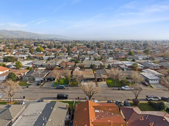 3332 Pepper Tree Lane, San Jose, CA 95127