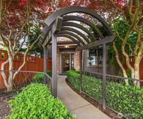 316 Walnut Street #103, Edmonds, WA 98020