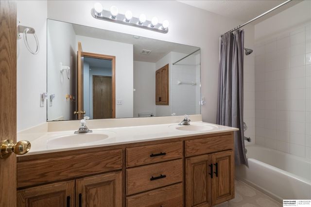 6426 S 177th Street, Omaha, NE 68135