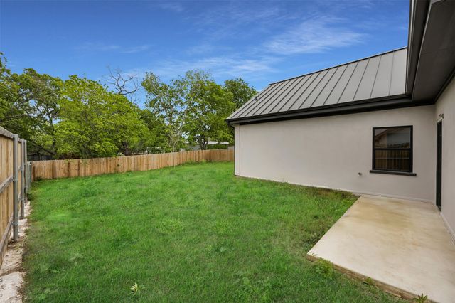 407 N Dallas Street, Rice, TX 75155