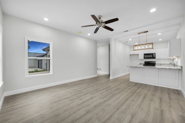 407 N Dallas Street, Rice, TX 75155