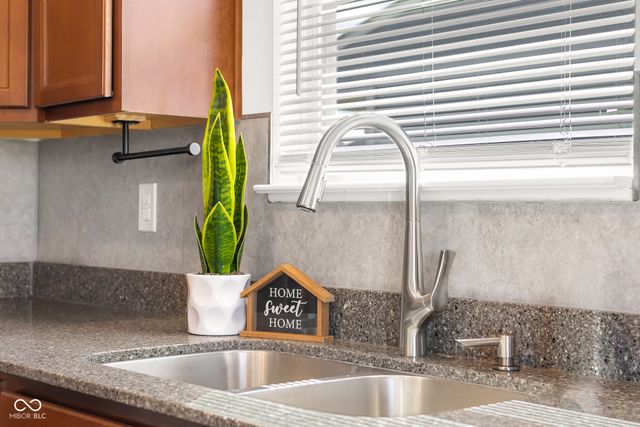 4148 Ashworth Lane, Columbus, IN 47201