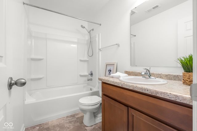 4148 Ashworth Lane, Columbus, IN 47201