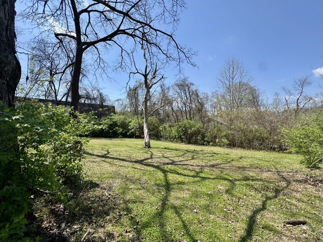 411 Brewer Dr, Nashville, TN 37211