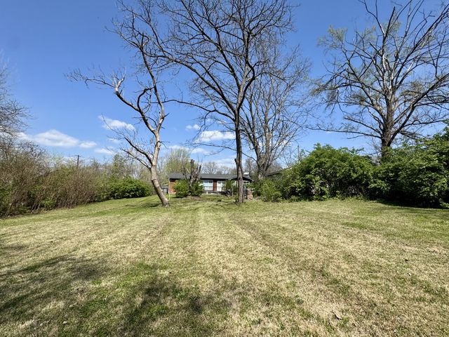 411 Brewer Dr, Nashville, TN 37211