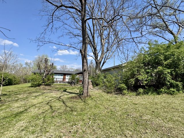 411 Brewer Dr, Nashville, TN 37211