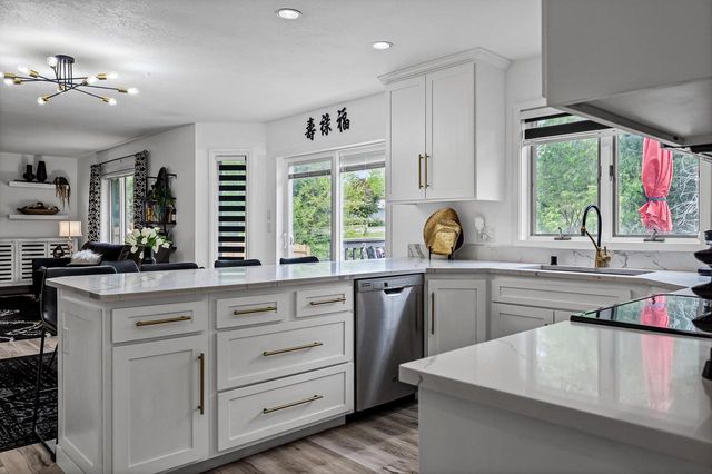 2019 Sandalwood DRIVE, Onalaska, WI 54650