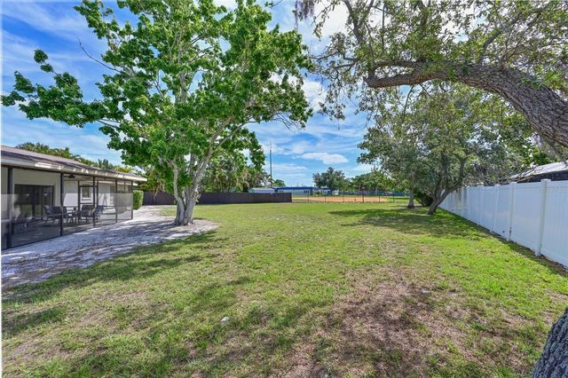 8103 13TH AVENUE NW, Bradenton, FL 34209