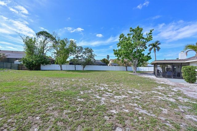 8103 13TH AVENUE NW, Bradenton, FL 34209