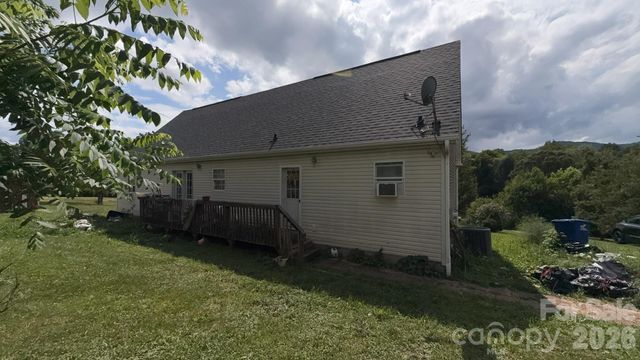 19 Honey Skipper Lane, Candler, NC 28715